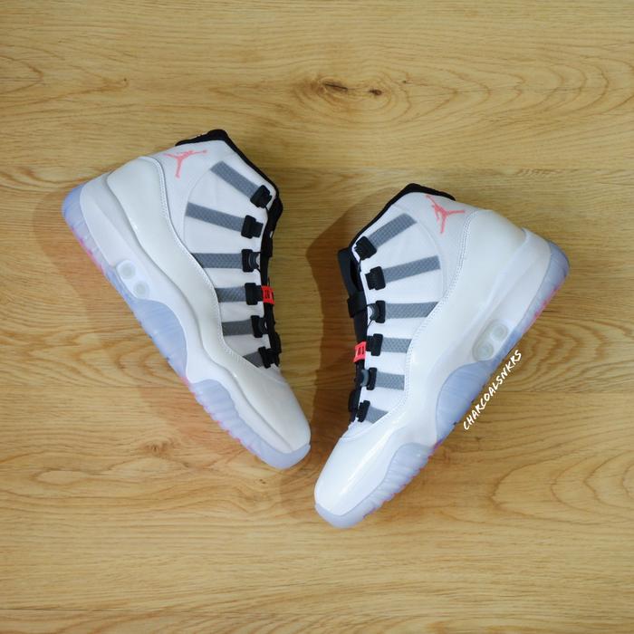 Air Jordan 11 Adapt "White"