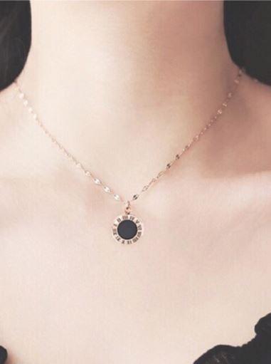 Kalung Wanita titanium lapis emas 18k model huruf roman rose gold