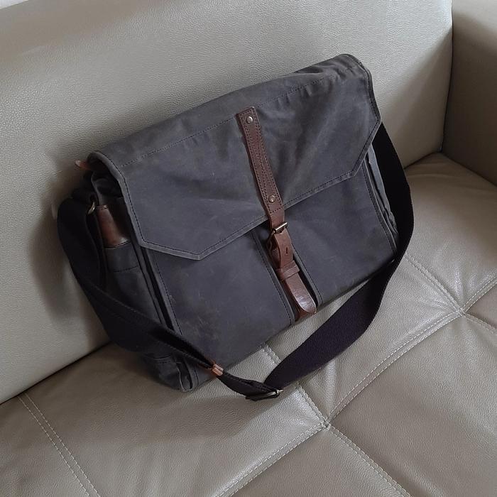 Property of Hector Brief Tas Selempang Kerja Pria Not Filson Fossil