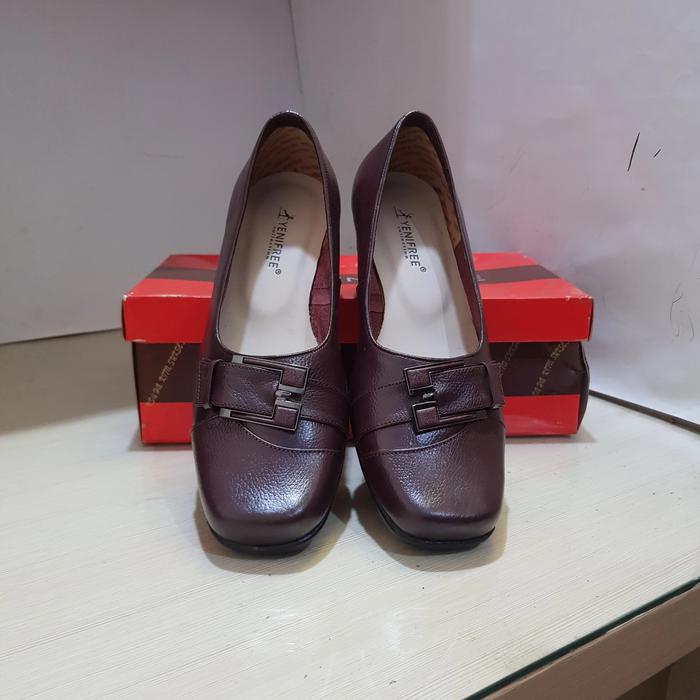Sepatu Pantovel Kulit Wanita Yenifree DM 080 Purple