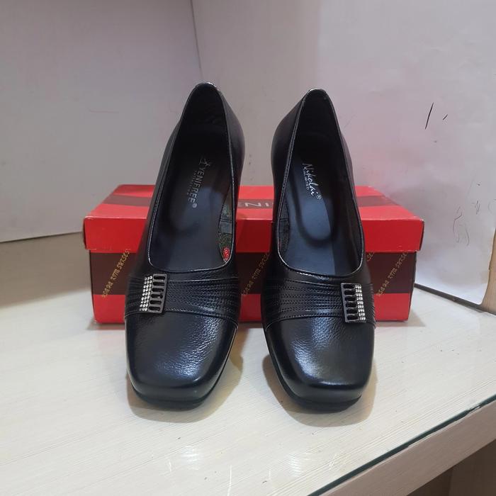Sepatu Pantovel Kulit Wanita Yenifree DM 124 Black