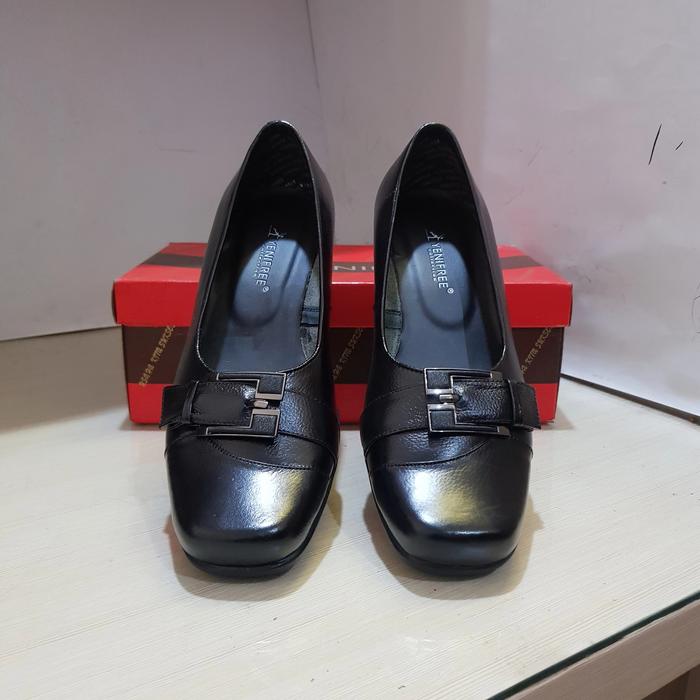 Sepatu Pantovel Kulit Wanita Yenifree DM 080 Black