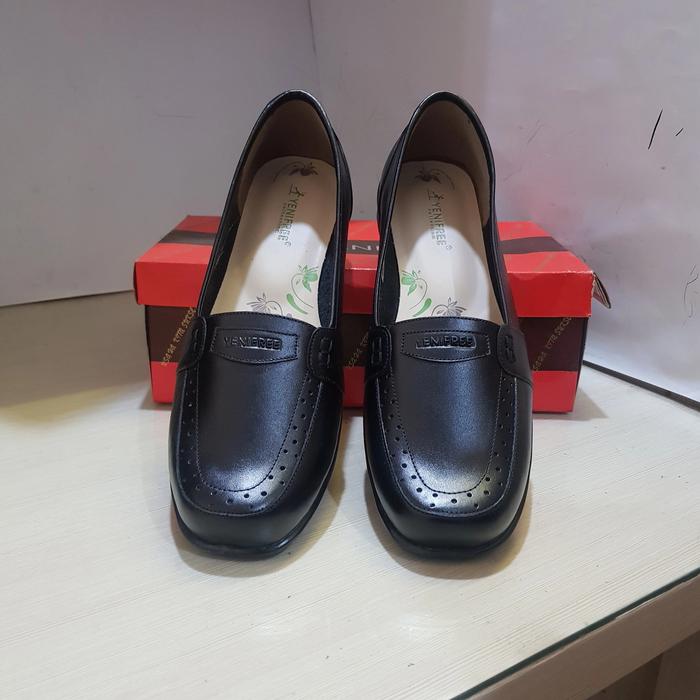 Sepatu Pantovel Kulit Wanita Yenifree MR 220 Black