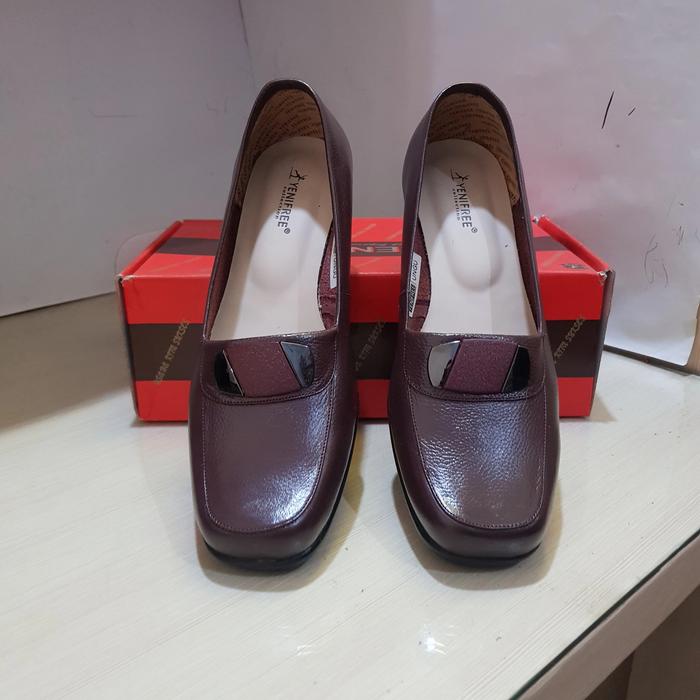 Sepatu Pantovel Kulit Wanita Yenifree DM 082 Purple