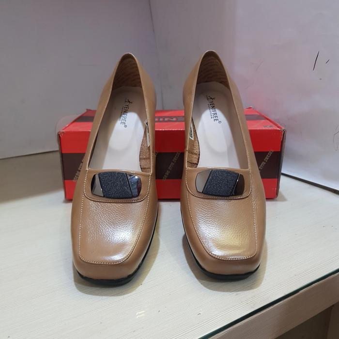 Sepatu Pantovel Kulit Wanita Yenifree DM 082 Apricot