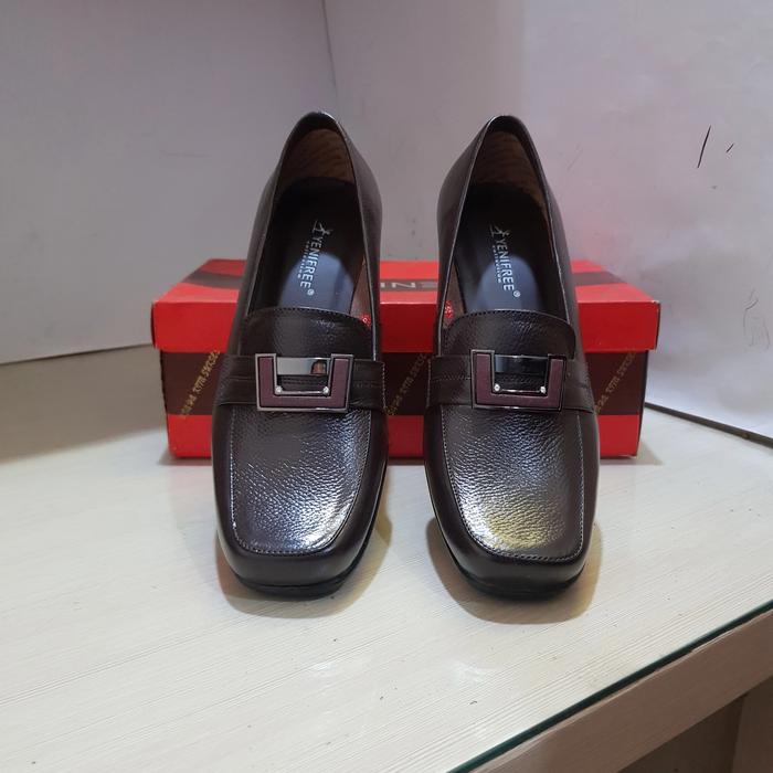 Sepatu Pantovel Kulit Wanita Yenifree DM 084 Coffee
