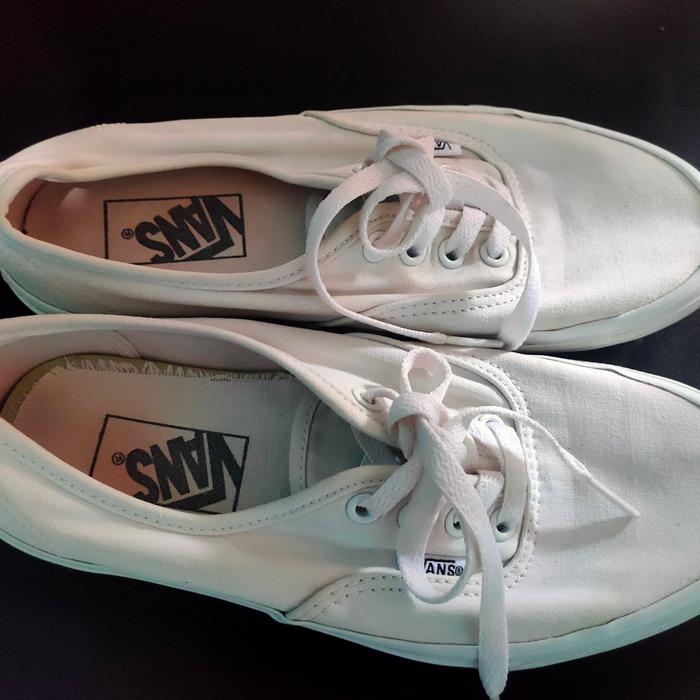 Original sepatu Vans wanita full putih