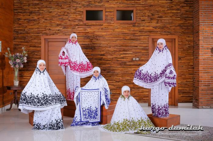 Mukena Dewasa Set Sajadah Jumbo Batik Hargodumilah Seri Warna