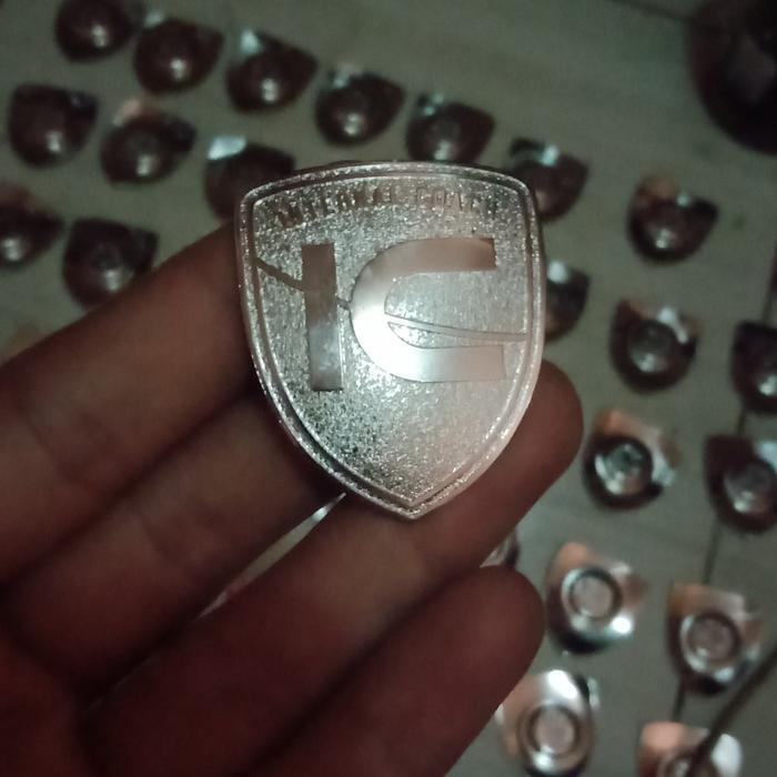 pin sepuh perak