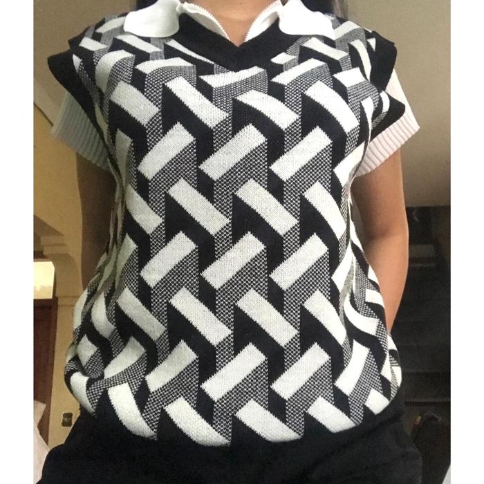 Outer Vest Wanita 3D Look Monochrome Black Vintage Rompi Thrift Style