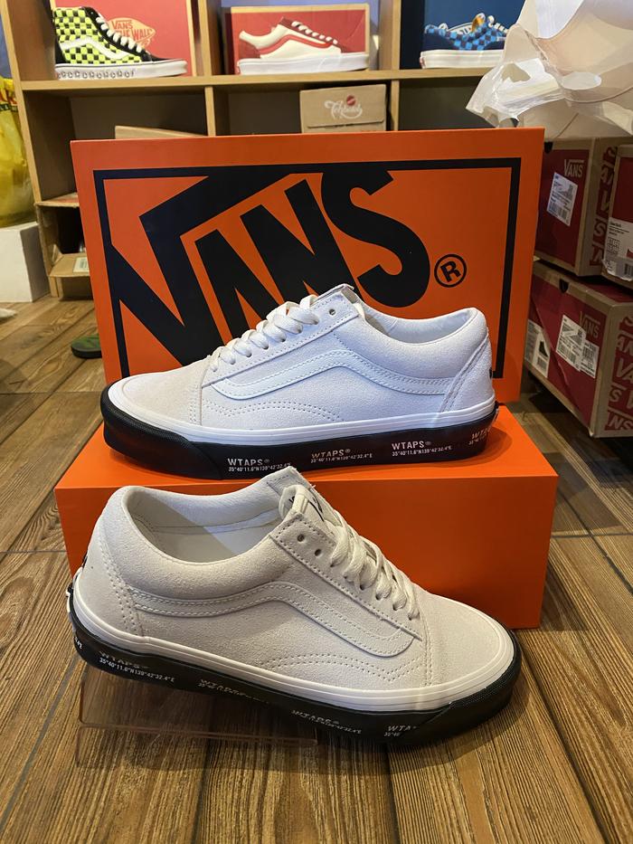 Vans vault x Wtaps og old skool Lx white/black (size 7us)