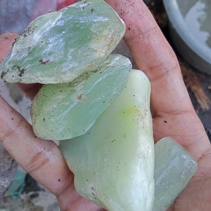 Batu Giok Neon Aceh / Giok Air Aceh ( Rough Bahan Akik - bukan Bacan )