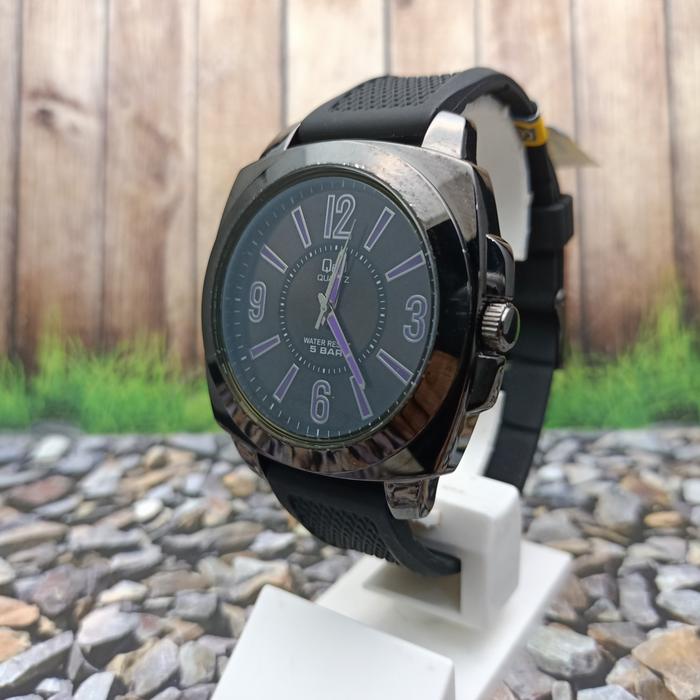 Q&Q QQ Analog Jam Tangan Pria Strap Karet Hitam Q772J535Y Original