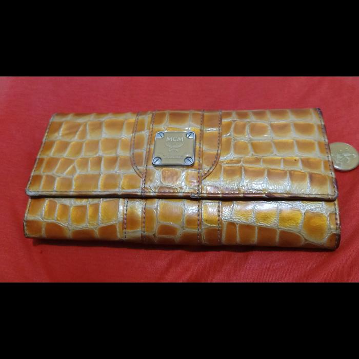 Dompet MCM Munchen Preloved