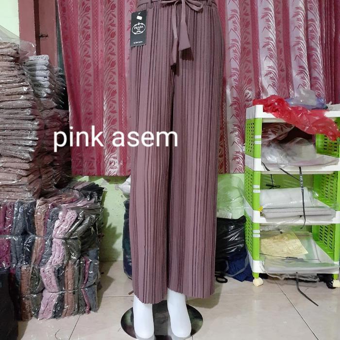 CELANA KULOT PLISKET PRADA EXPORT