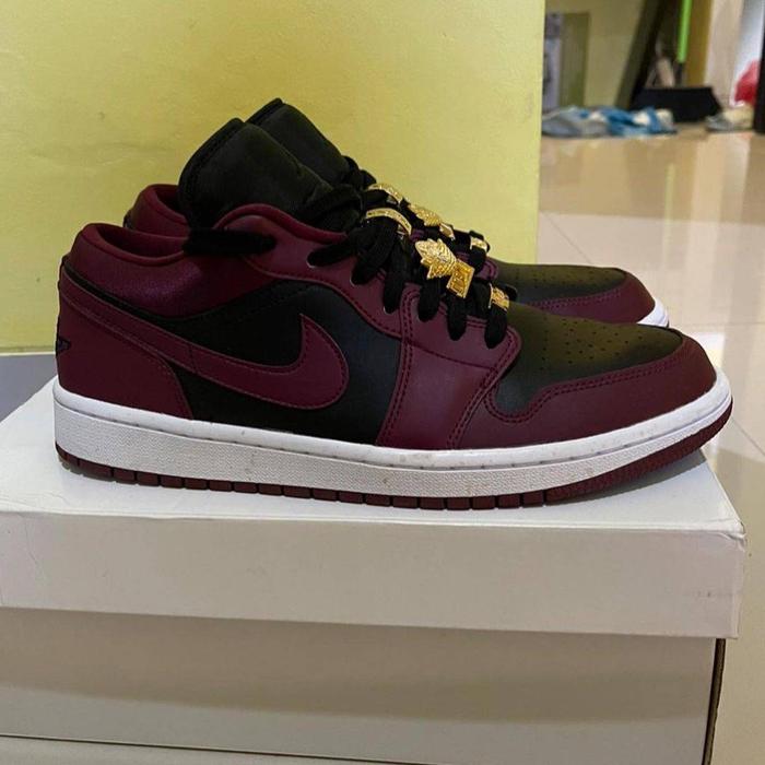AIR JORDAN 1 LOW SE DARK BEETROOT