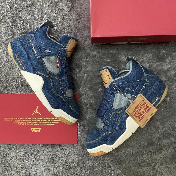 AIR JORDAN 4 X LEVIS BLUE