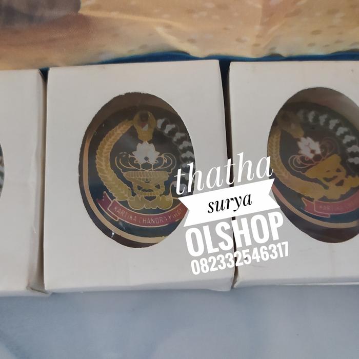 lencana pin persit sesuai mupus pusat tipis kuningan
