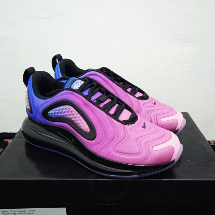 Sneakers Wanita Nike Air Max 720 Original 100%