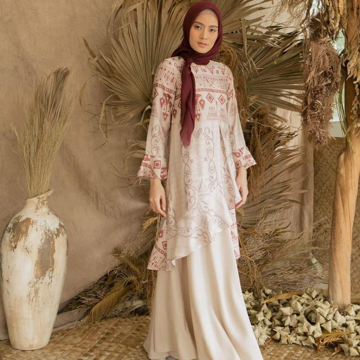 Cerana Tunik Wearing Klamby