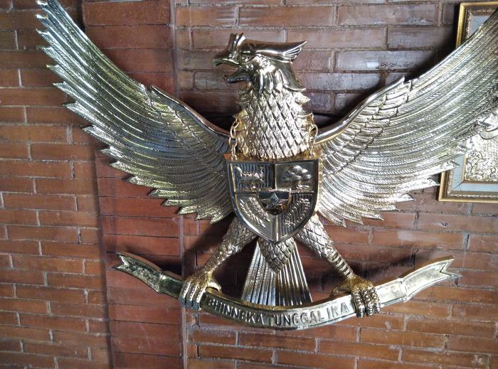 Lambang Garuda Kuningan 80cm