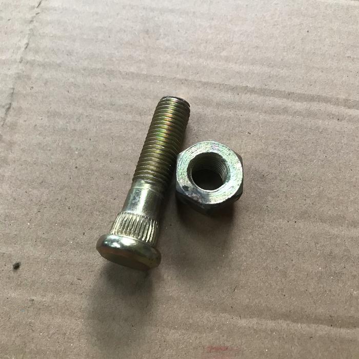 Baut Roda L300/KIJANG/INOVA DLL PANJANG 5CM
