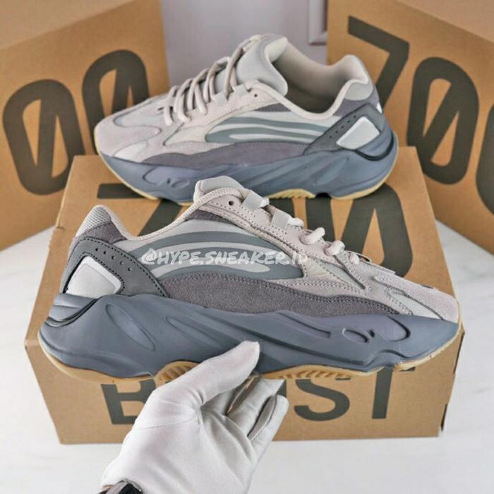 Adidas Yeezy Boost 700 V2 Tephra