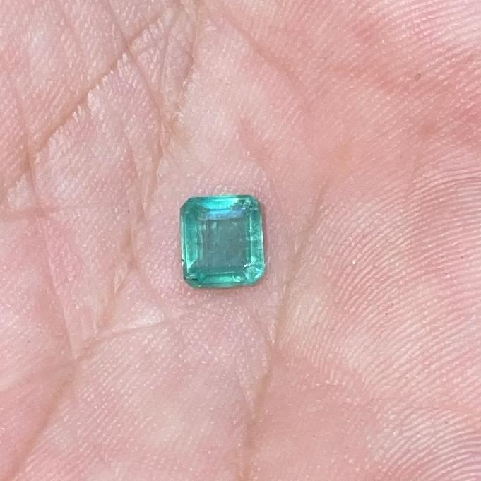 Natural Emerald ( Beryl ) / Zamrud Ethiopia - CE Insignificant Lostone