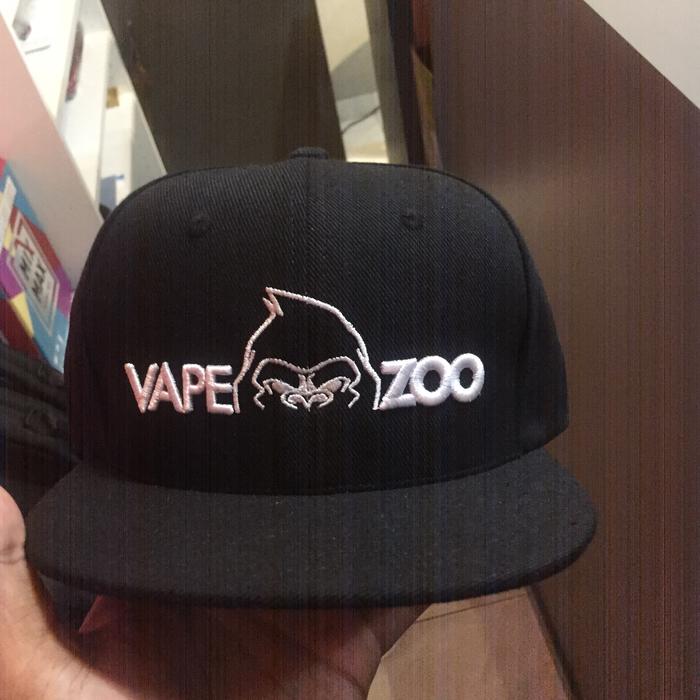 T shirt atau Snapback topi Vapezoo