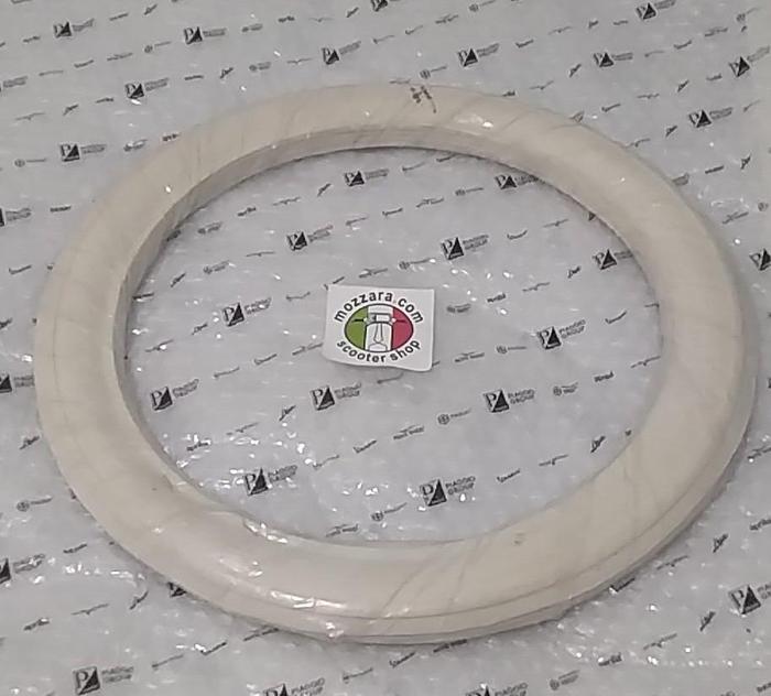 White Wall Ban Vespa Ring 11