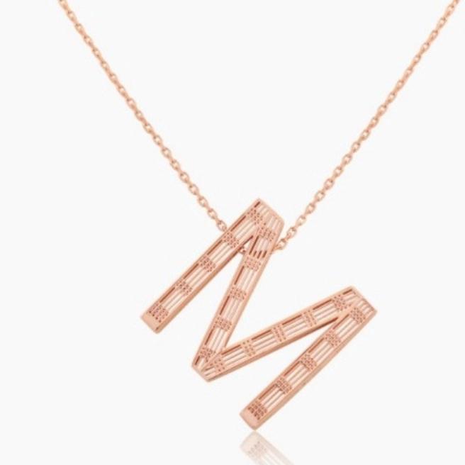 KALUNG KOYE EMAS FASHION ALPHABOLD CARENDELANO HURUF M ALPHABET