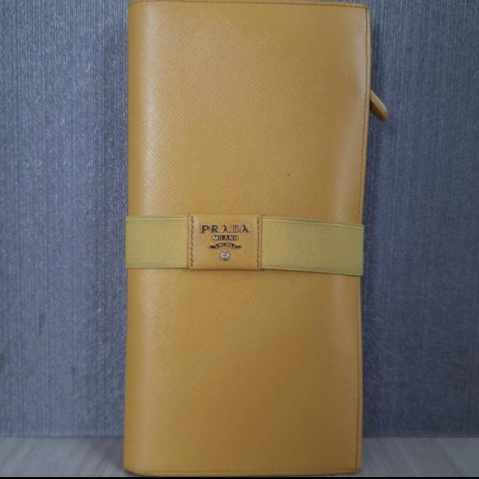 Prada travel wallet saffiano metal mimosa yellow / dompet preloved