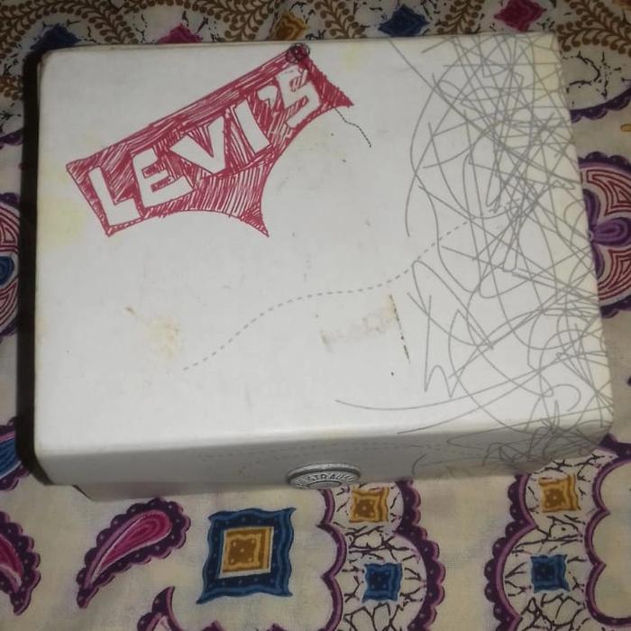 Dus Jam tangan LEVIS plus bantalannya ori Tangan Soap Kosmetik Dapur Bersih Wangi Putih Kuman Masak 