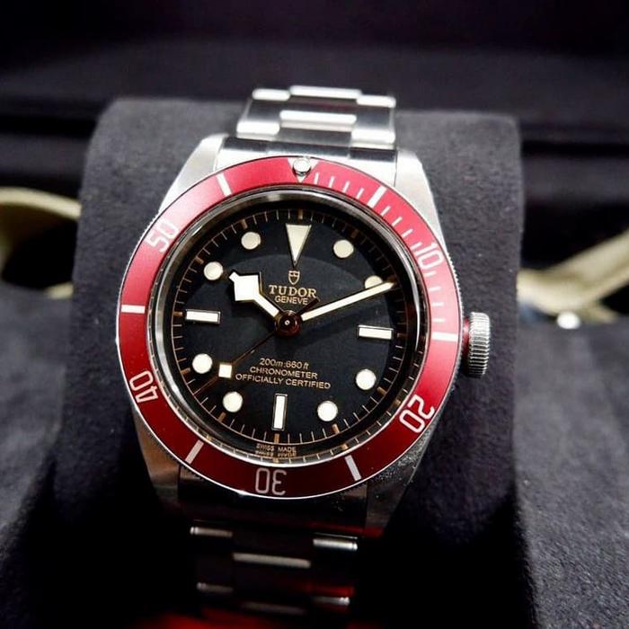 Tudor heritage blackbay red Red bezel