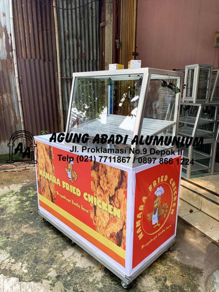 Etalase ayam fried chicken dan meja set berikut stiker