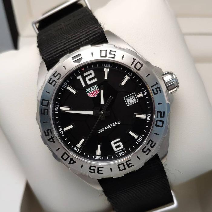 Tag heuer formula 1 43mn black dial nato strap