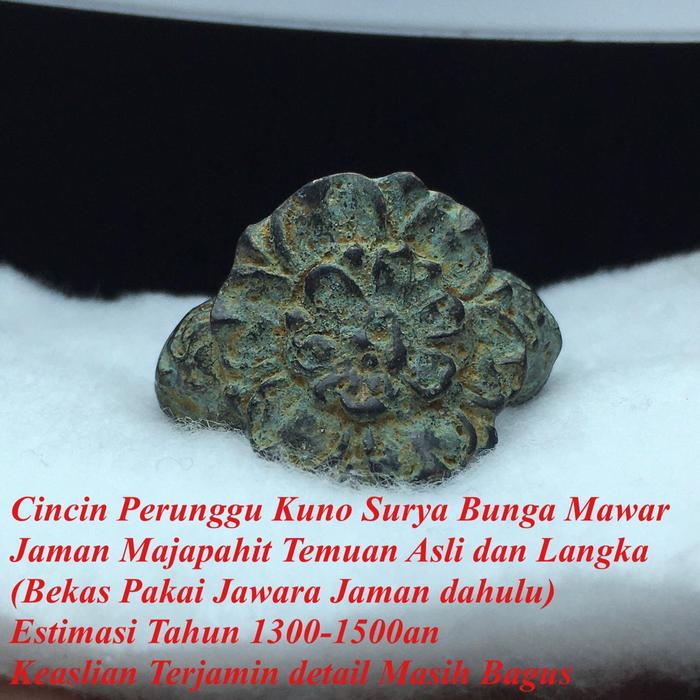 Cincin Kuno Surya Bunga Mawar Era Majapahit Tahun 1500 an Asli Temuan