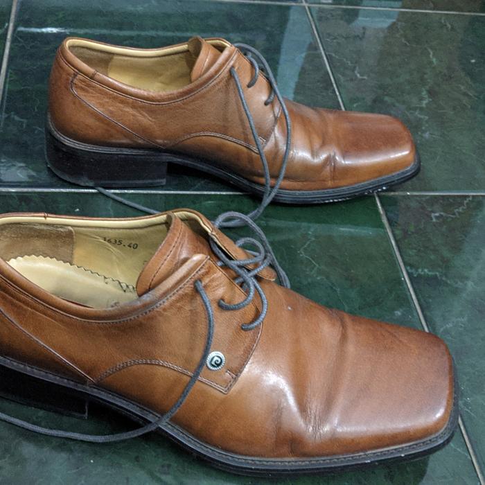 sepatu pierre cardin paris kulit