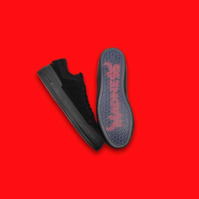 SEPATU NO BRANDS MADNESS SHOES LOW BLACK NOBRANDS LOCAL MADNESS HITAM