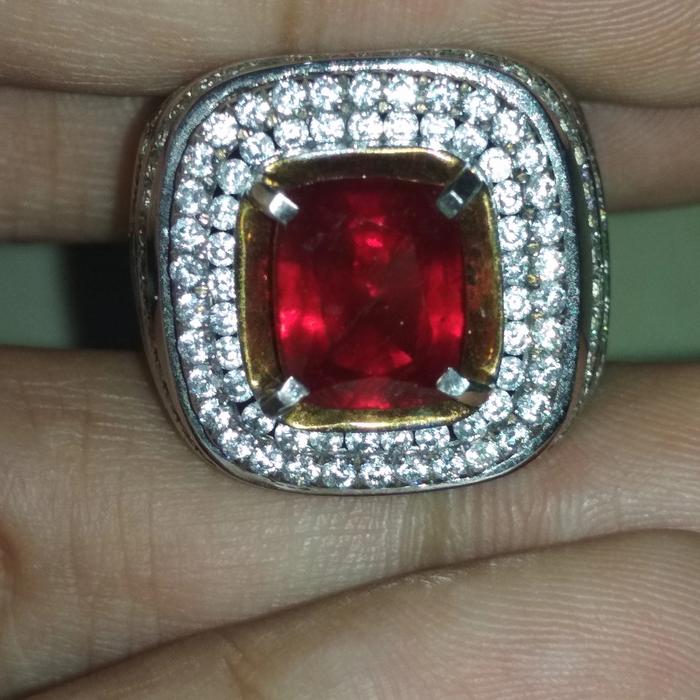 batu ruby pigeon blood