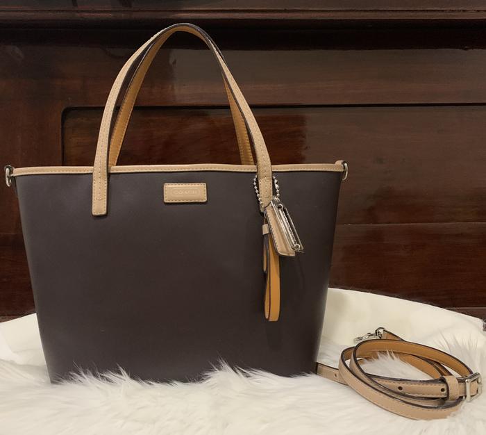 Coach Hand Bag 100% original