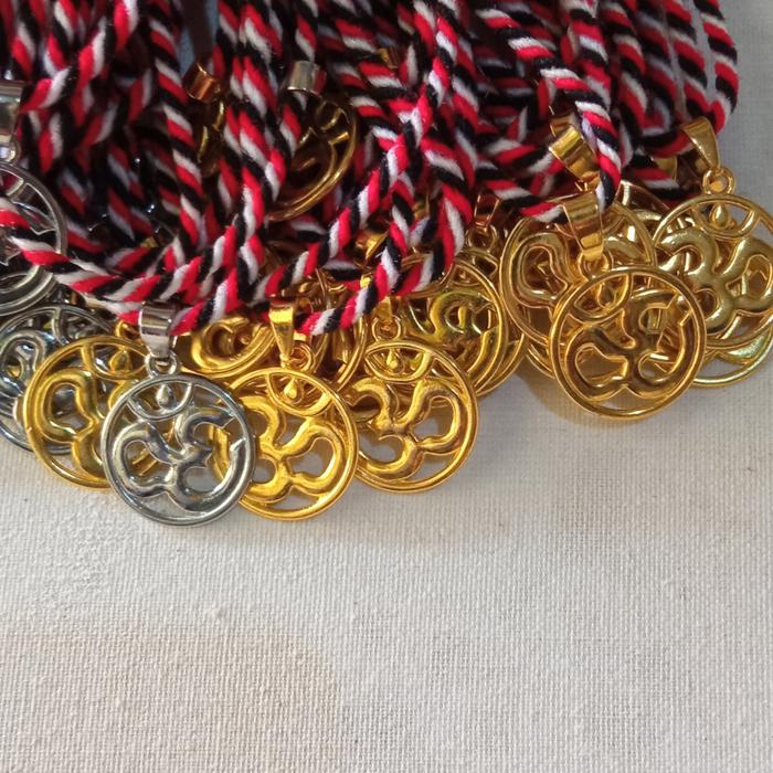 Kalung Tridatu plus liontin omkara