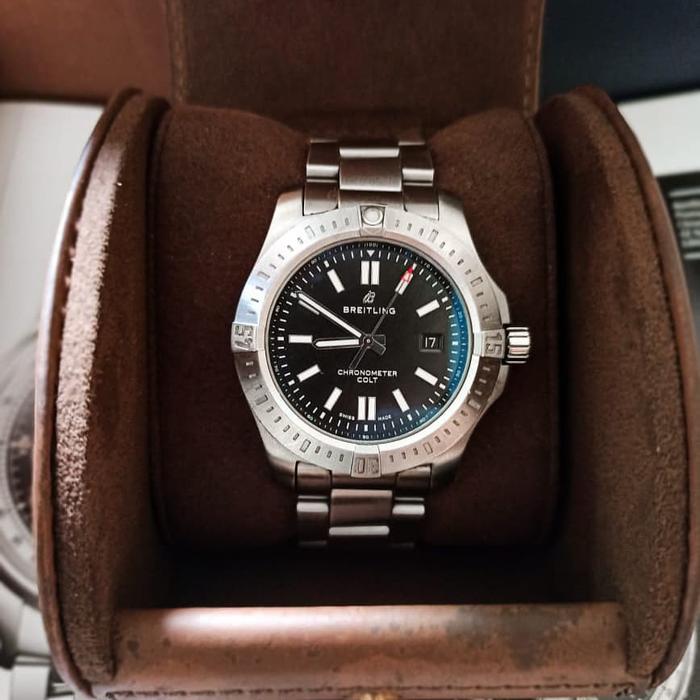 breitling chronomat colt volcano 44mm jam pria