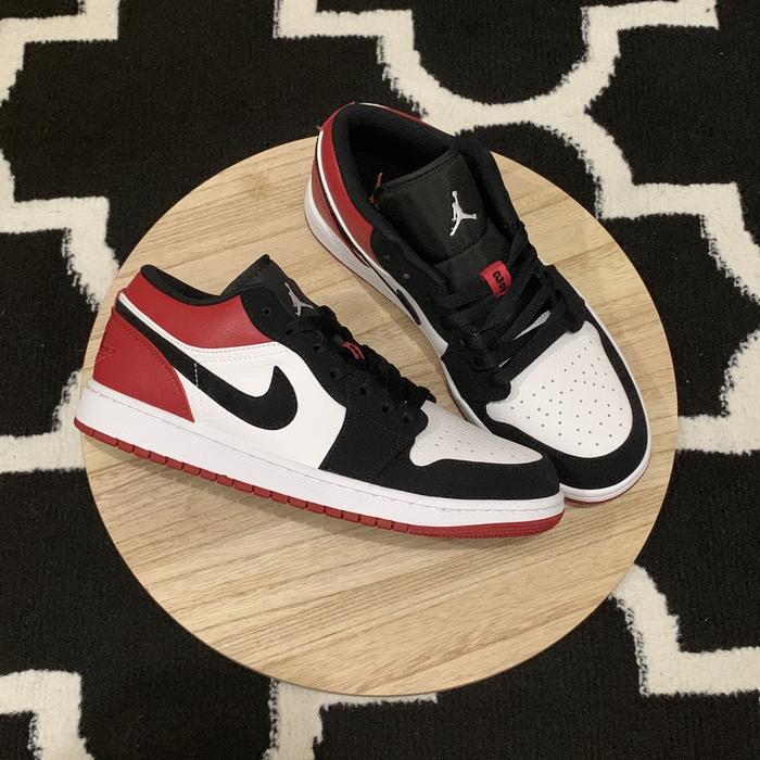 Jordan 1 low black toe-white gym red original