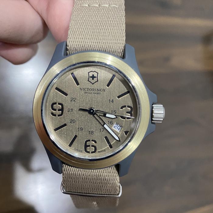 jam tangan victorinox swiss army original