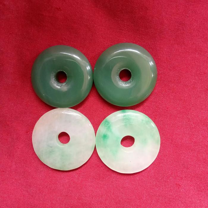 liontin batu giok donat hijau
