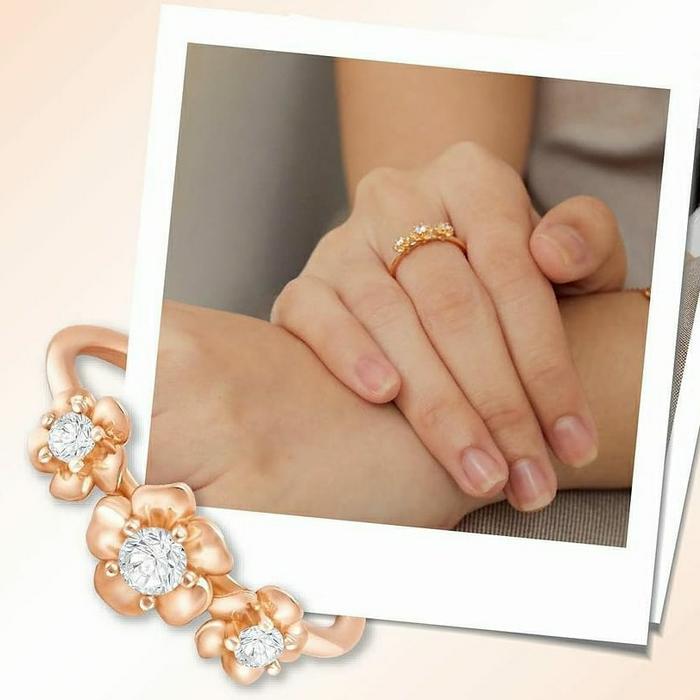 CINCIN EMAS SANDRA DEWI GOLD JASMINE SERIES BUNGA TRIPLE MATA CANTIK