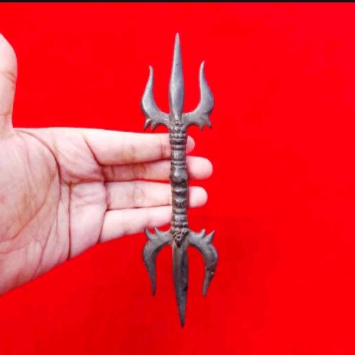 Tombak Trisula Kembar hitam pusaka dewa siwa