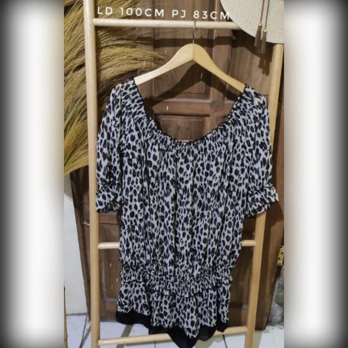 blouse sifon motif leopard sabrina jumbo