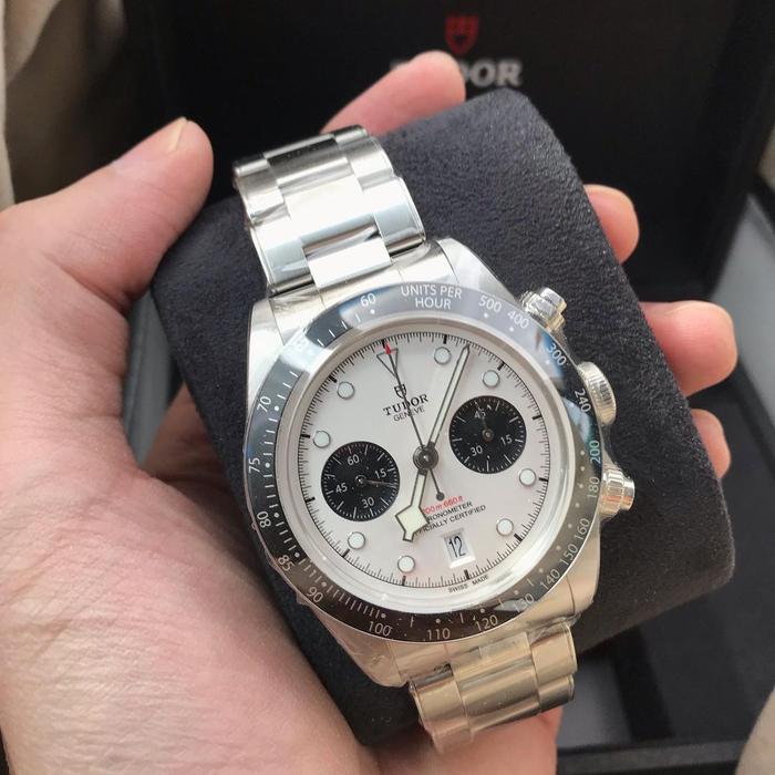 tudor blackbay chrono panda dial auto original